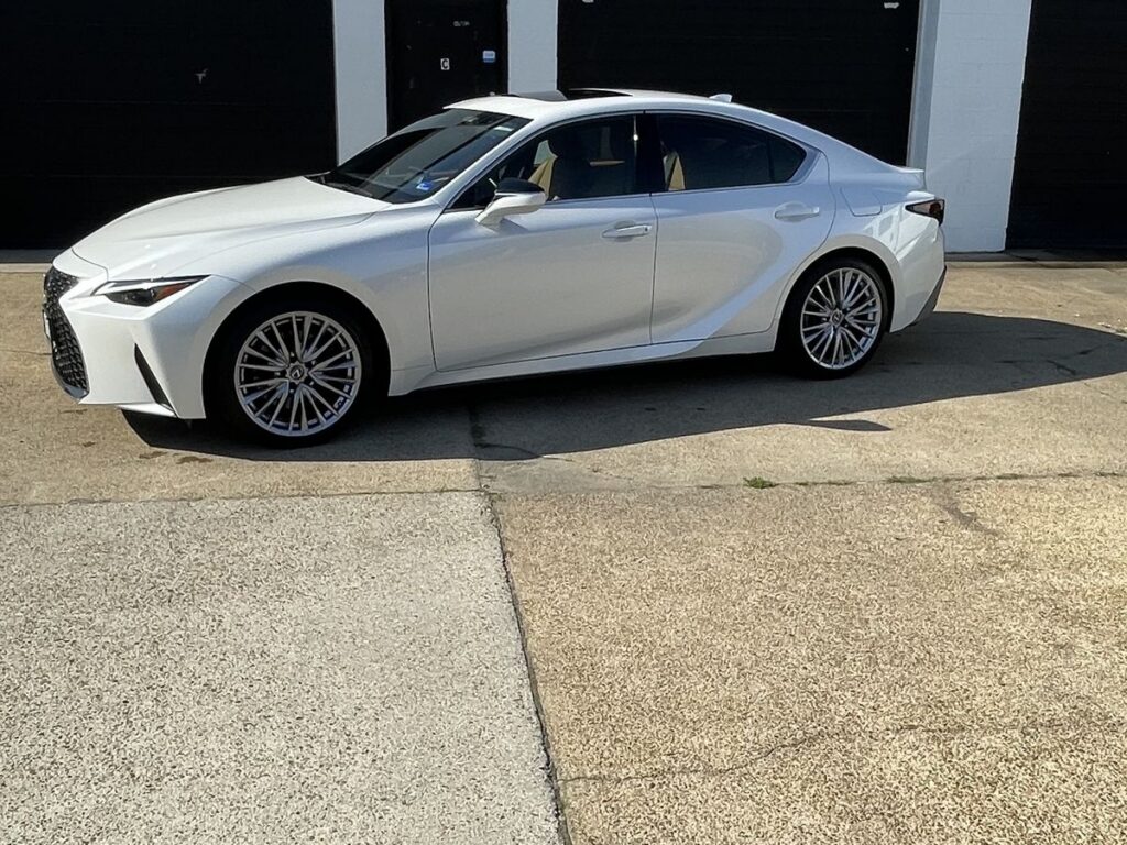 showcase-v2-lexus-is